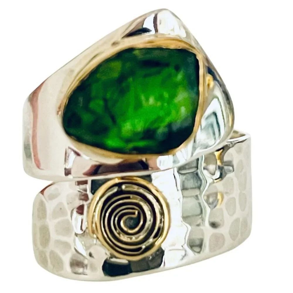 NWT Gorgeous.925 Size 8 Sterling Silver & Gold Brass Chrome Diopside Bypass Ring